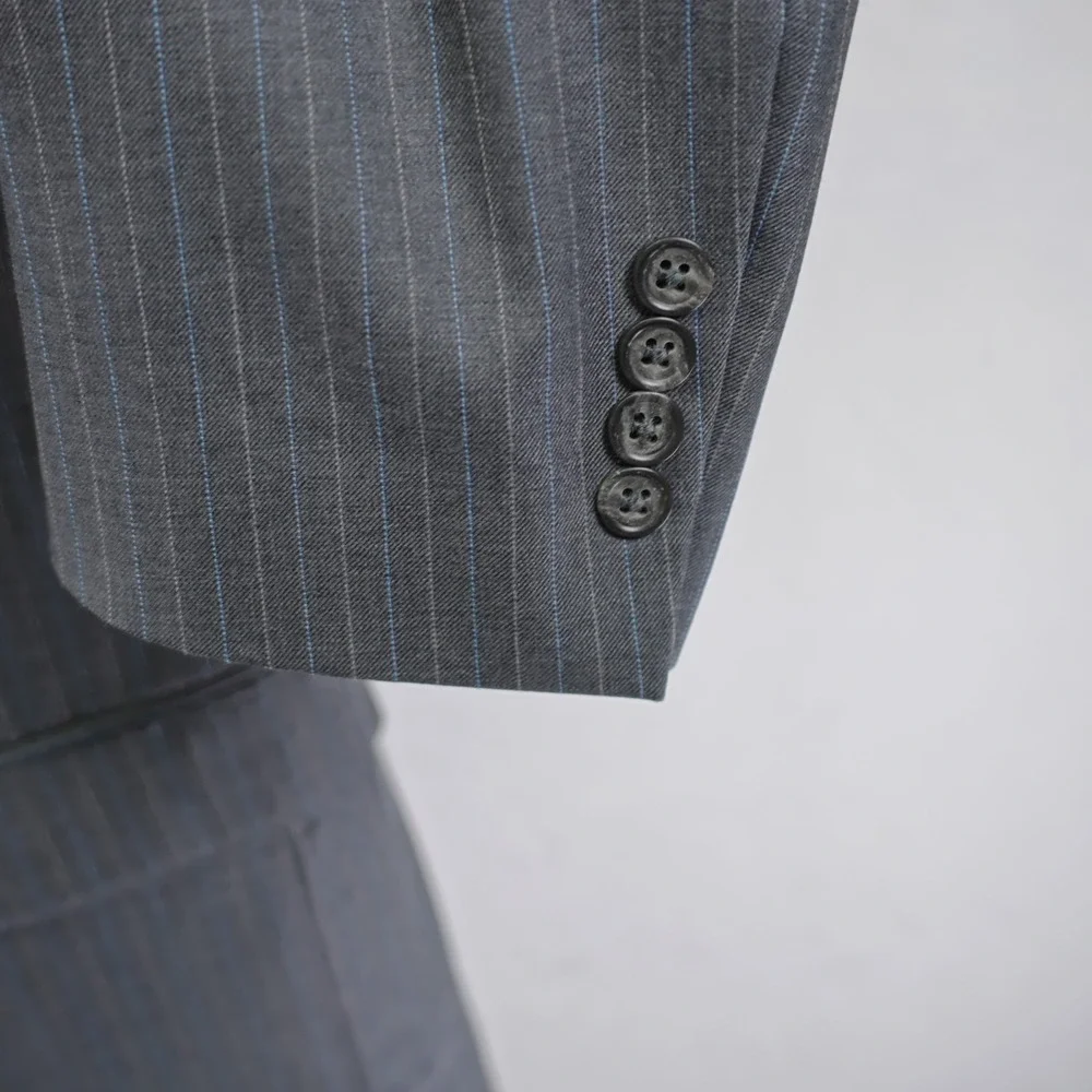 Jos A Bank Signature Gordon Wool Gray Striped 2 Piece Suit 42R  37 / 30 High Ris